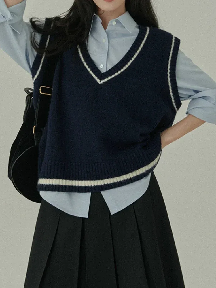 2024 Autumn New Knitted Women's Vest Fashion LOOSE V-Neck Grey Vests for Women Korean Preppy Style Vintage Sleeveless Pullover