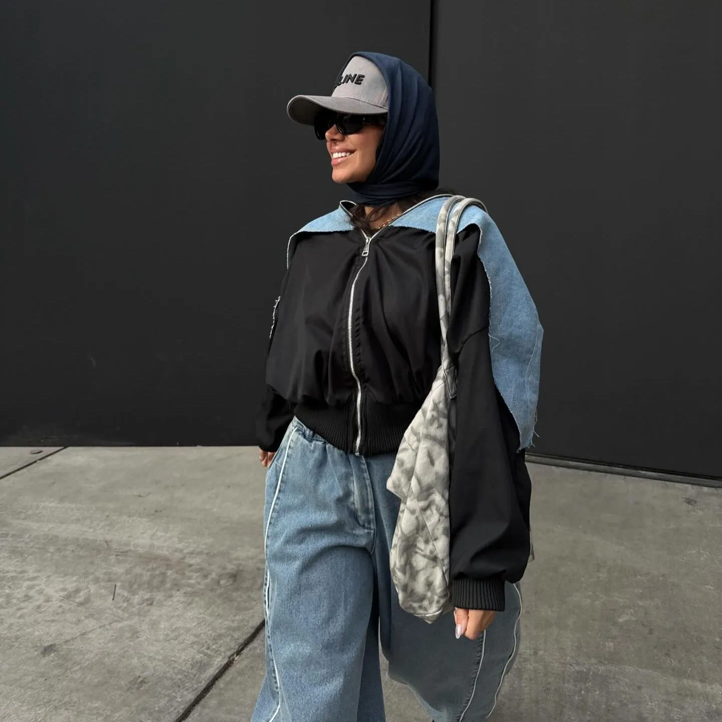 2025 2025n street design contrasting color denim splicing jacket autumn and winter loose spice girl fashion jacket late autumn women's Popular trade