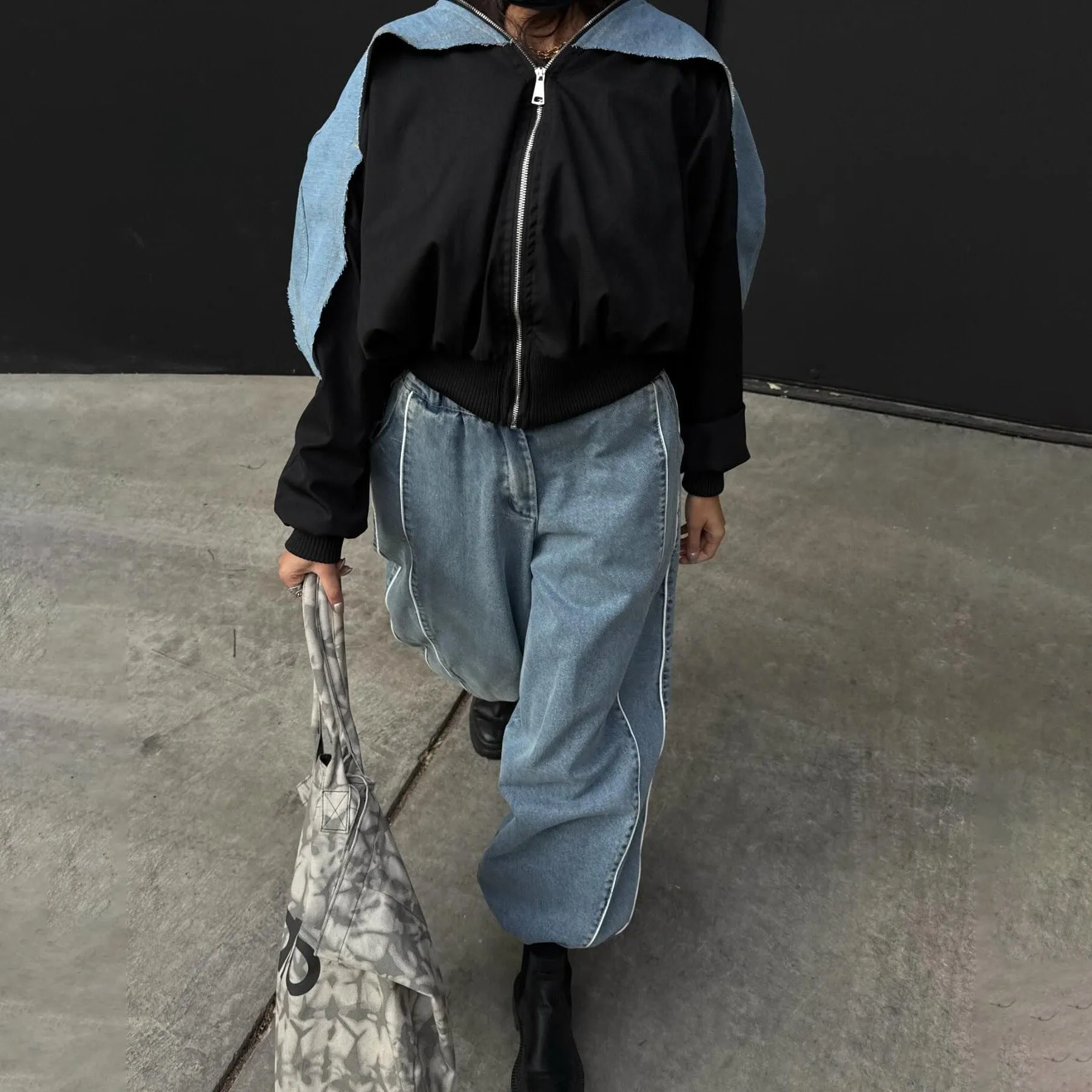 2025 2025n street design contrasting color denim splicing jacket autumn and winter loose spice girl fashion jacket late autumn women's Popular trade
