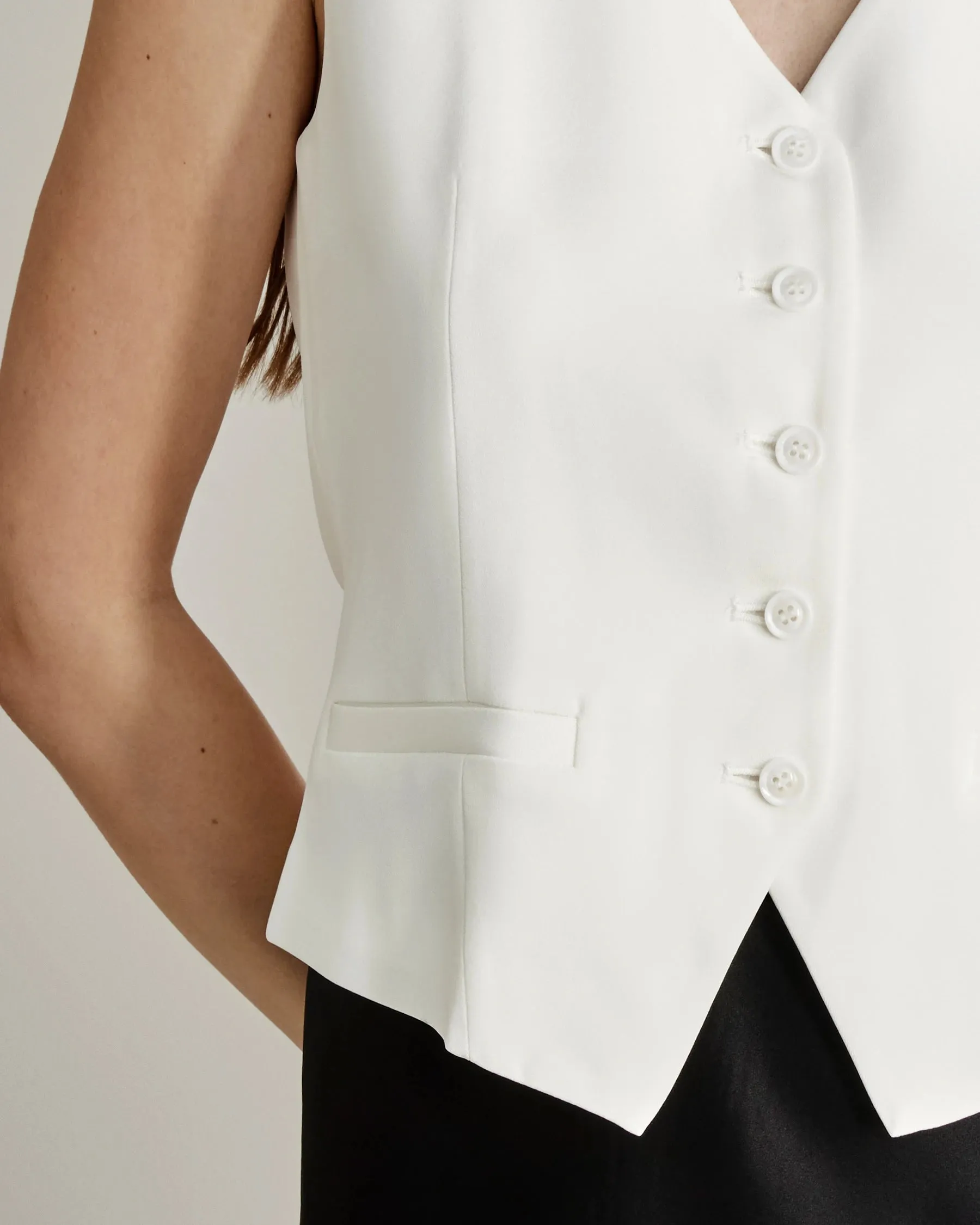 40 Momme Regular Fitted Silk Vest