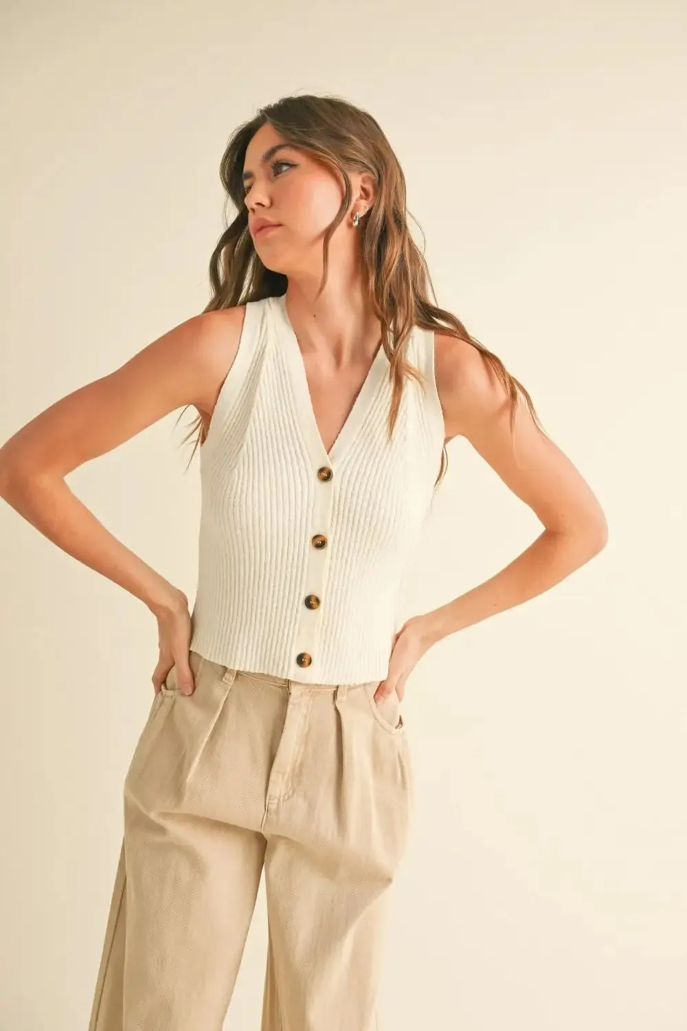 BUTTON DOWN RIBBED V NECK TOP