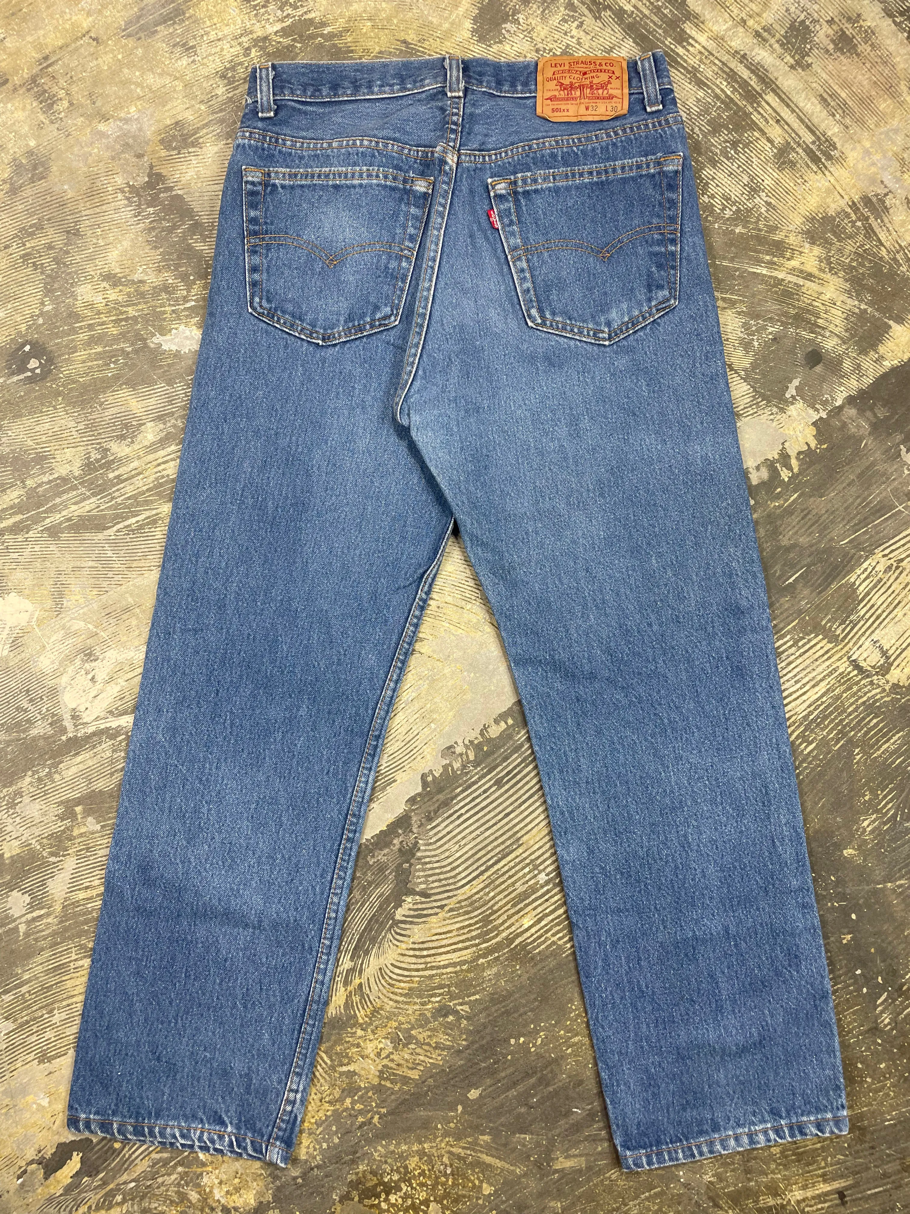 Vintage USA Made Levi 501xx Premium Wash Denim Jeans (JYJ-0276)