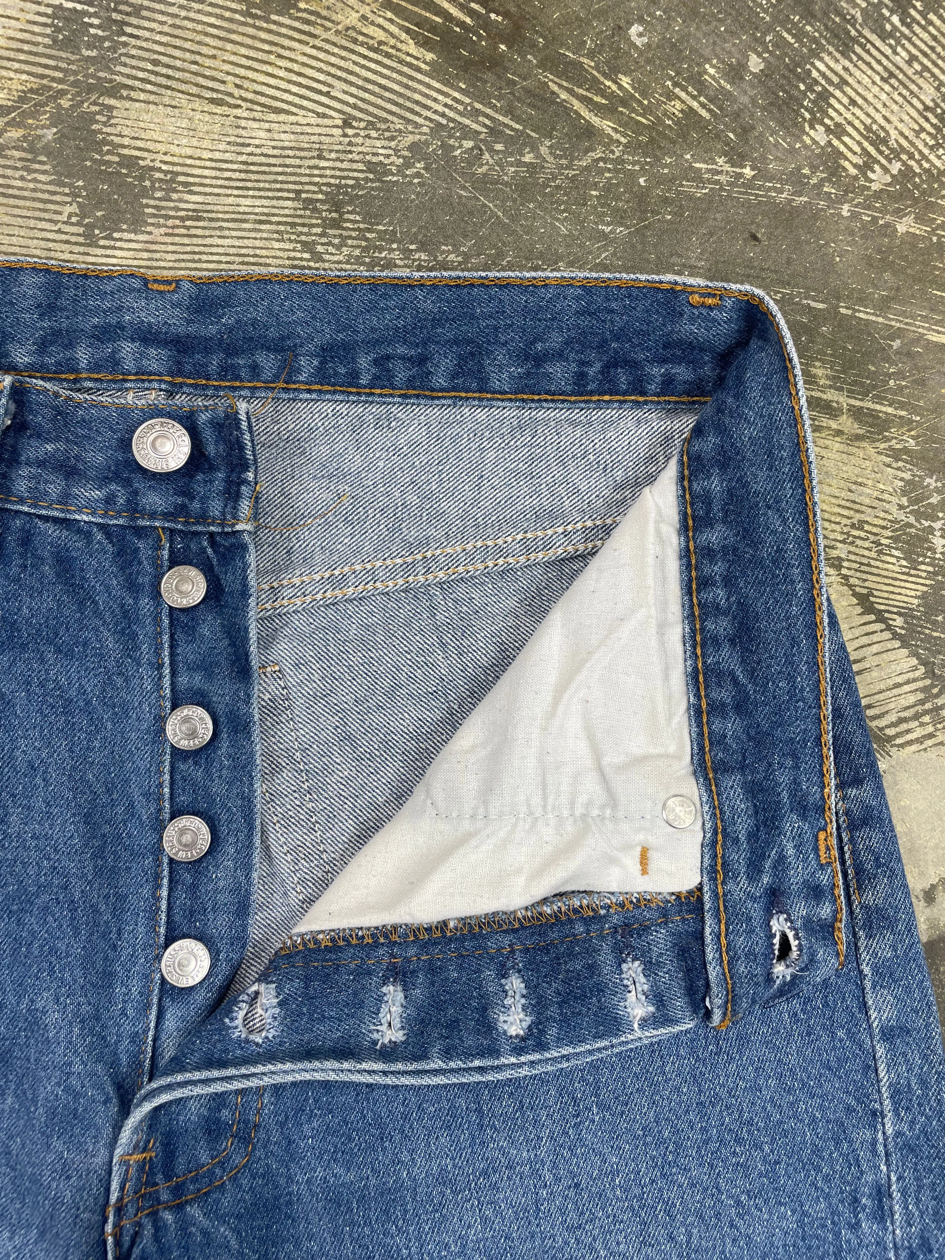 Vintage USA Made Levi 501xx Premium Wash Denim Jeans (JYJ-0276)