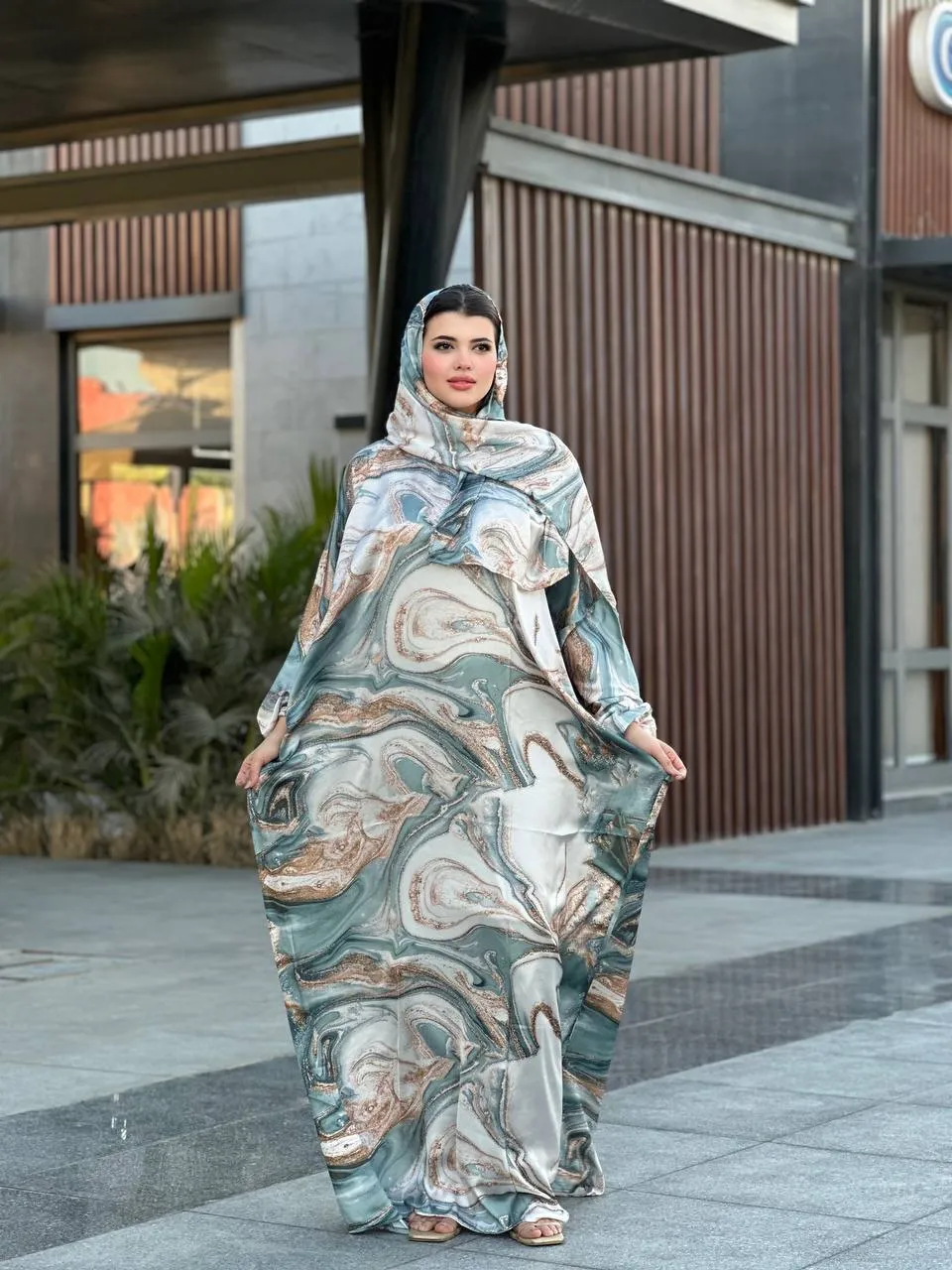 Women's basdal made of wooded satin