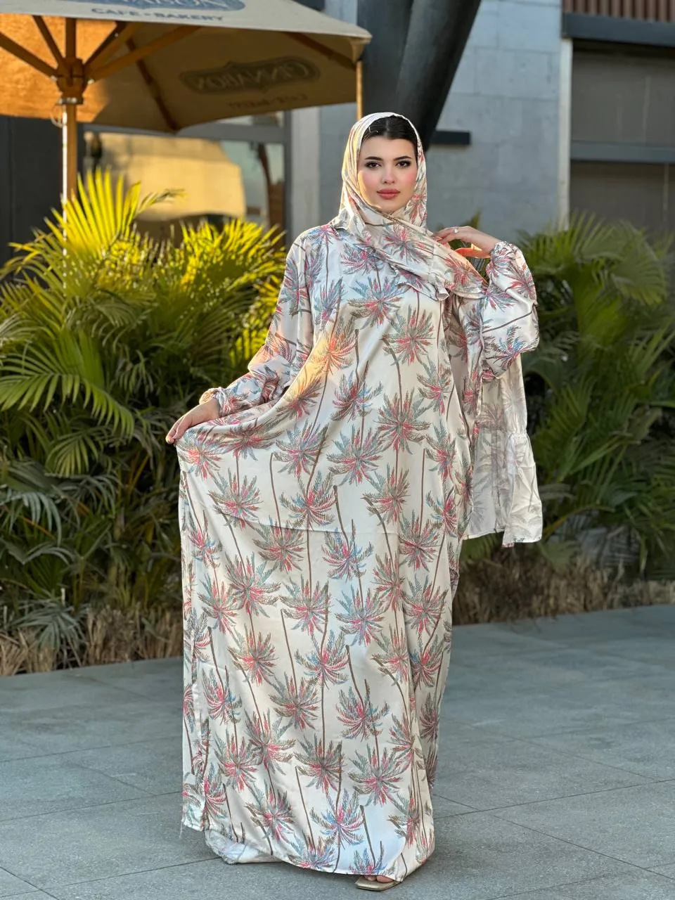 Women's basdal made of wooded satin