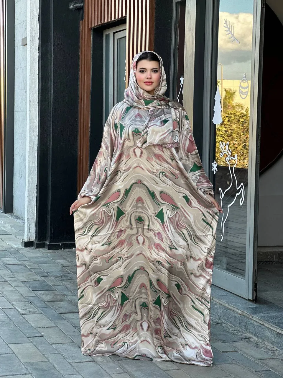 Women's basdal made of wooded satin