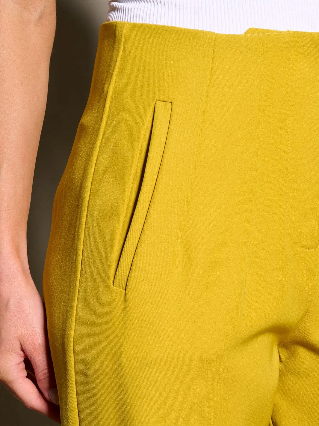 WOMEN'S BUTTON CLOSURE POCKETS PLEATED PANTS