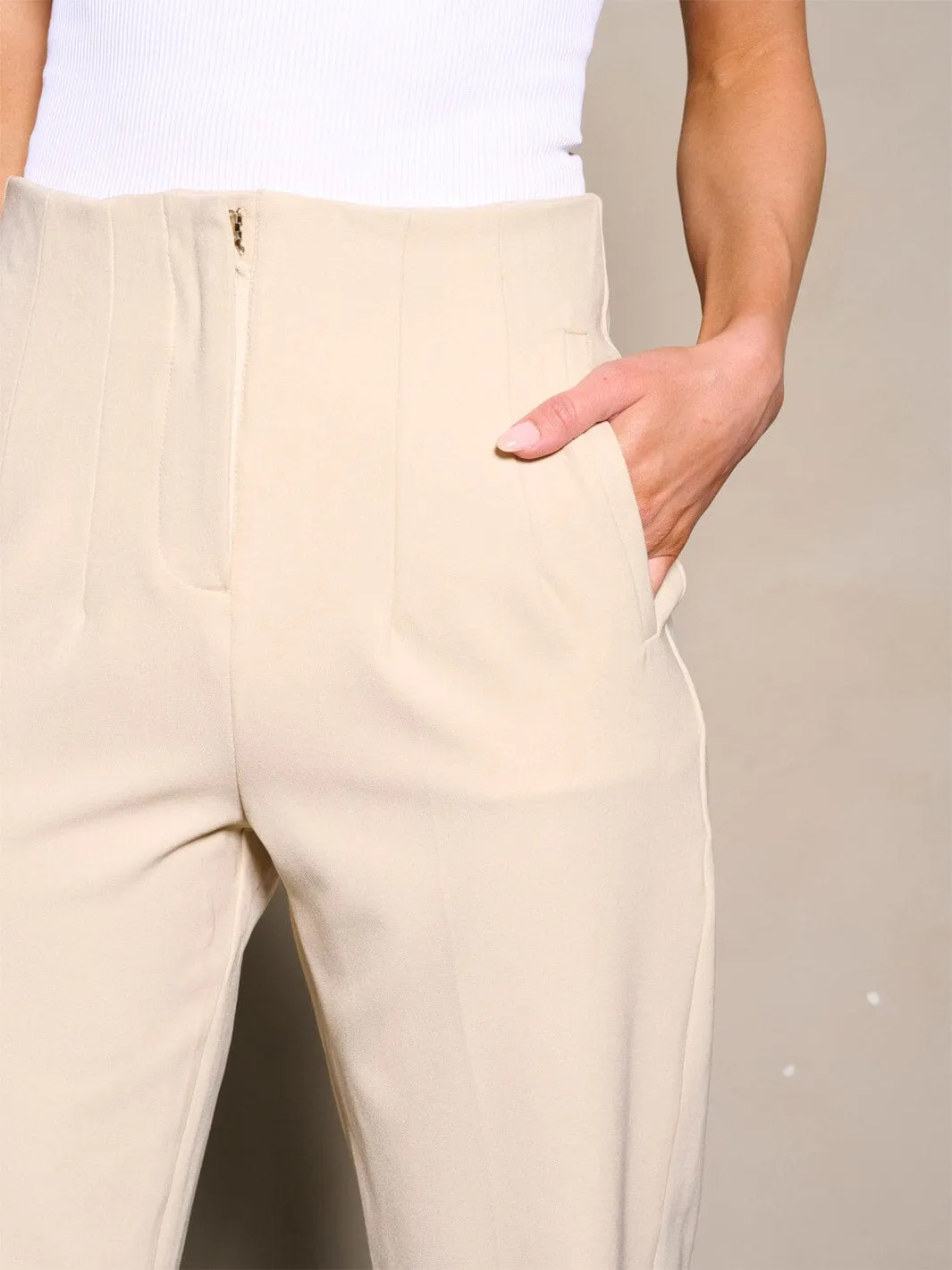 WOMEN'S BUTTON CLOSURE POCKETS PLEATED PANTS