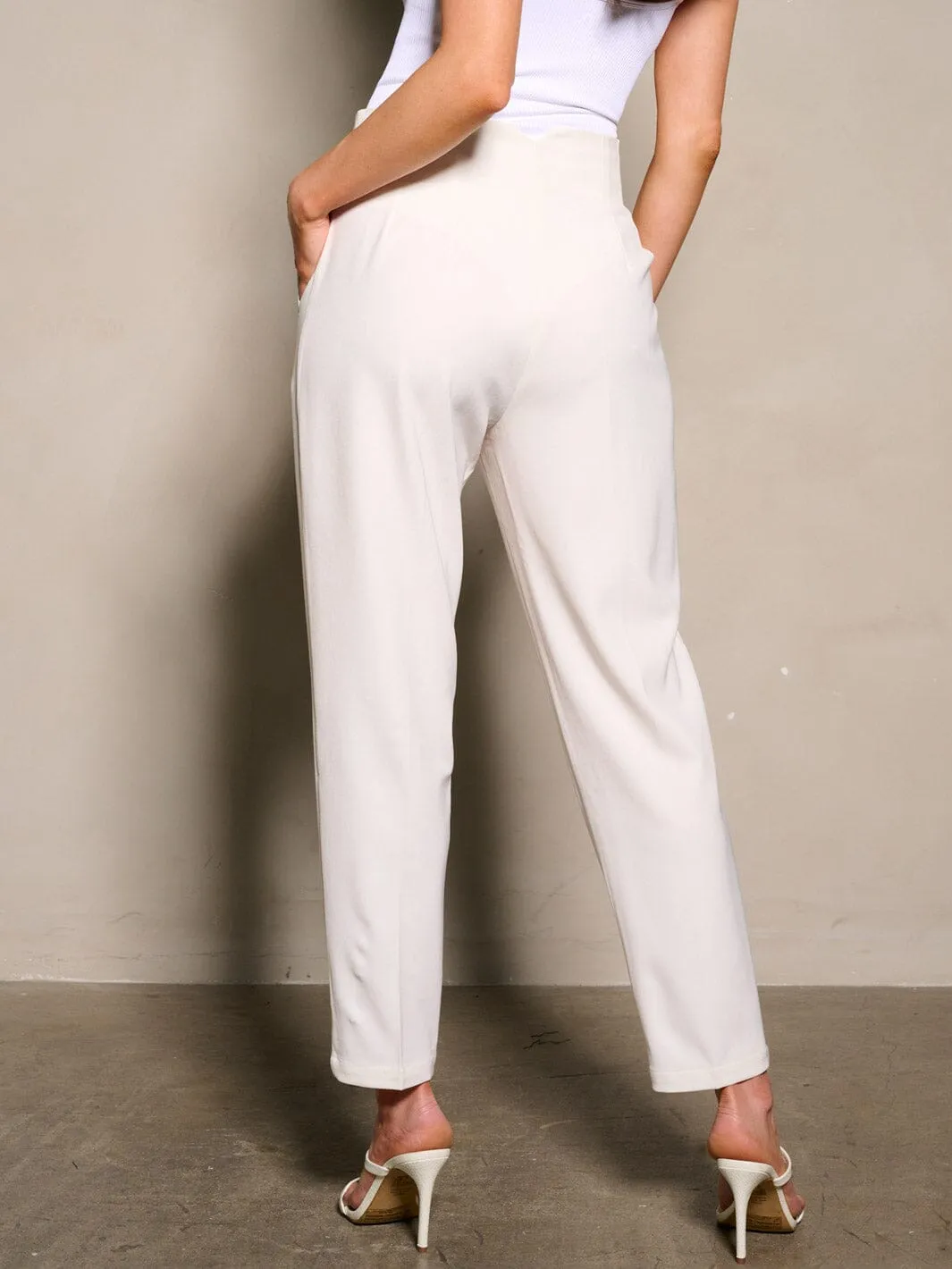WOMEN'S BUTTON CLOSURE POCKETS PLEATED PANTS