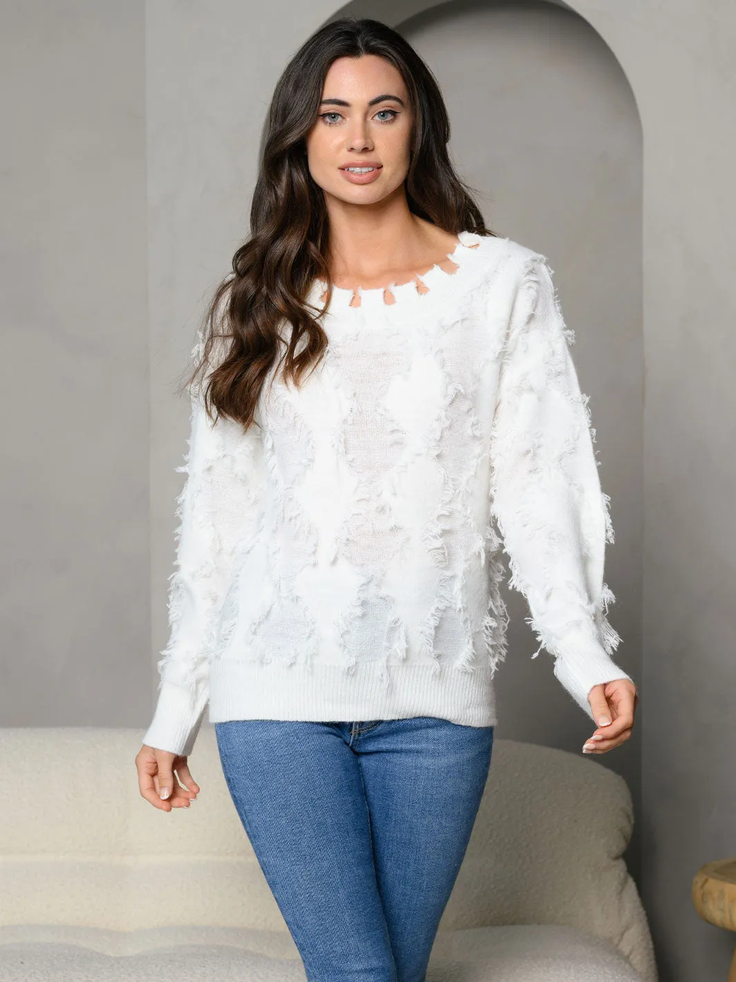 WOMEN'S DISTRESS NECK FRINGED DETAIL KNITTED LONG SLEEVE SWEATER