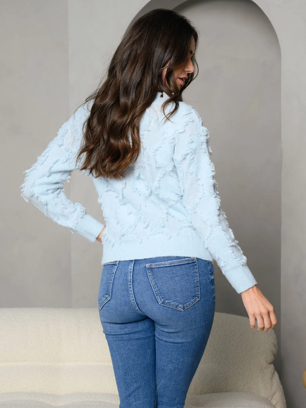 WOMEN'S DISTRESS NECK FRINGED DETAIL KNITTED LONG SLEEVE SWEATER