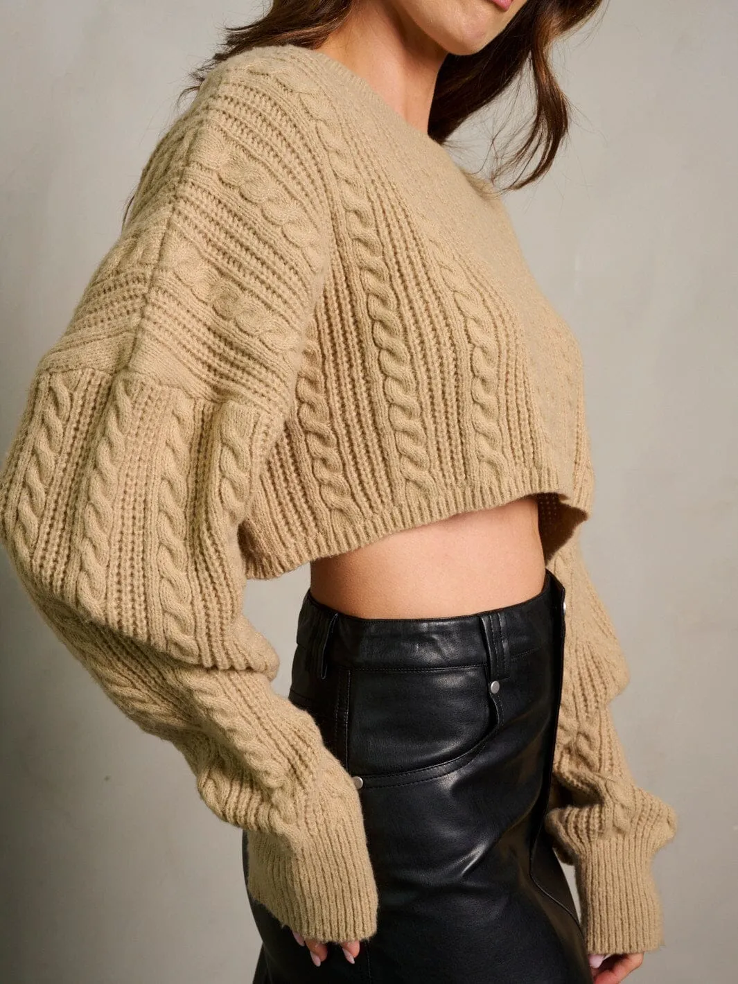 WOMEN'S LONG SLEEVE KNITTED CROP SWEATER