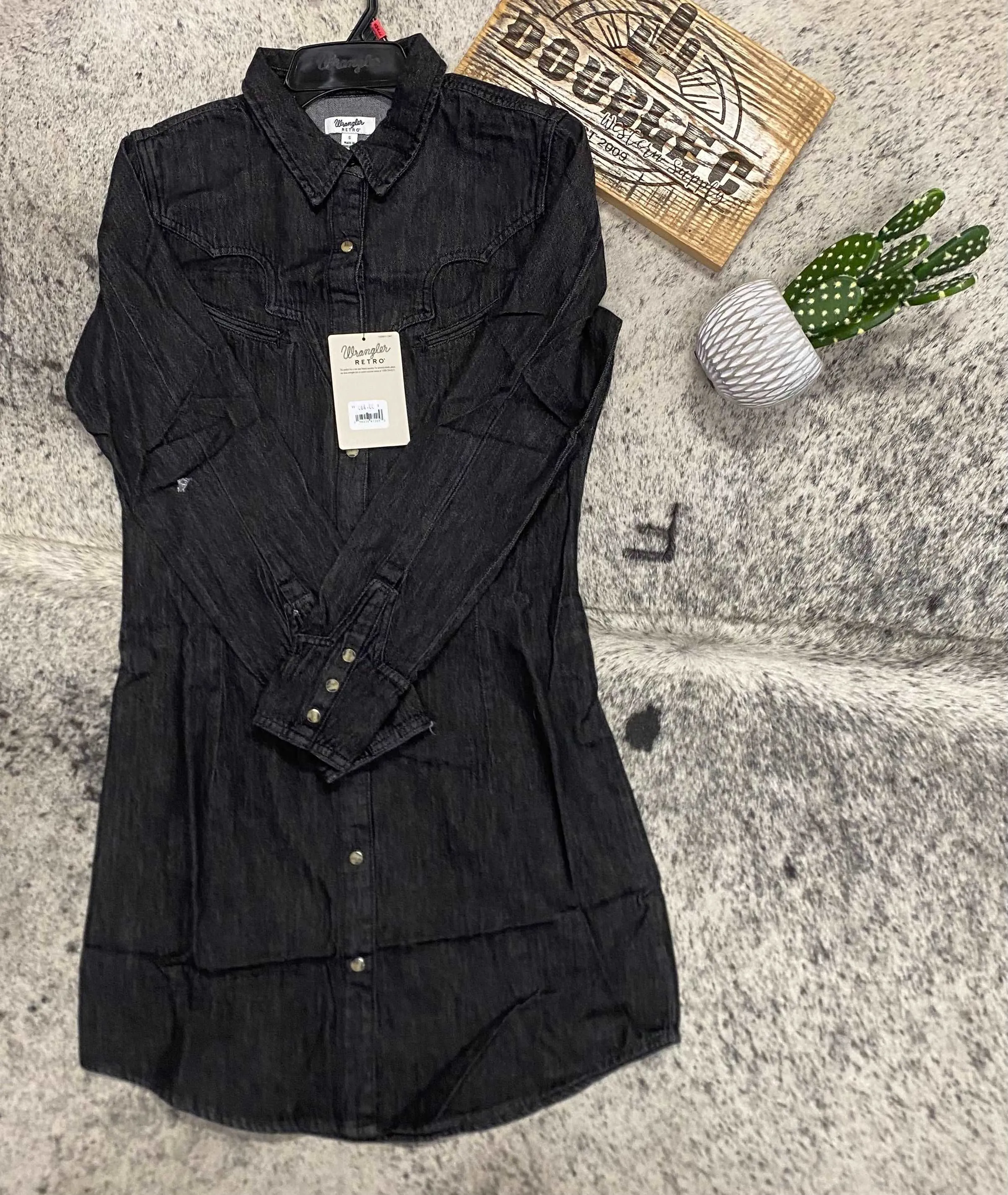 Women's Wrangler Denim Cowboy Snap Shirt in Black